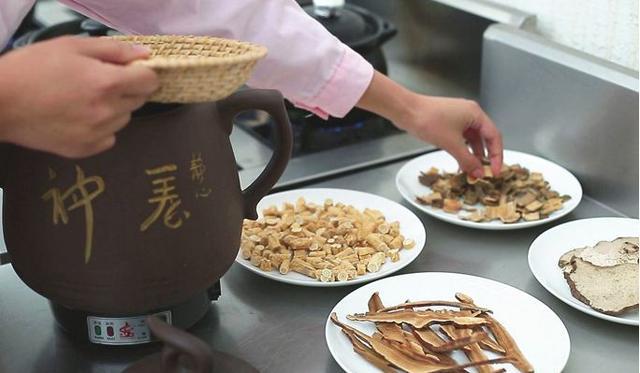 中医治早泄伴耳鸣医案一则，1碗精关封藏汤，补脾益气、强肾涩精 鹿血片 第2张