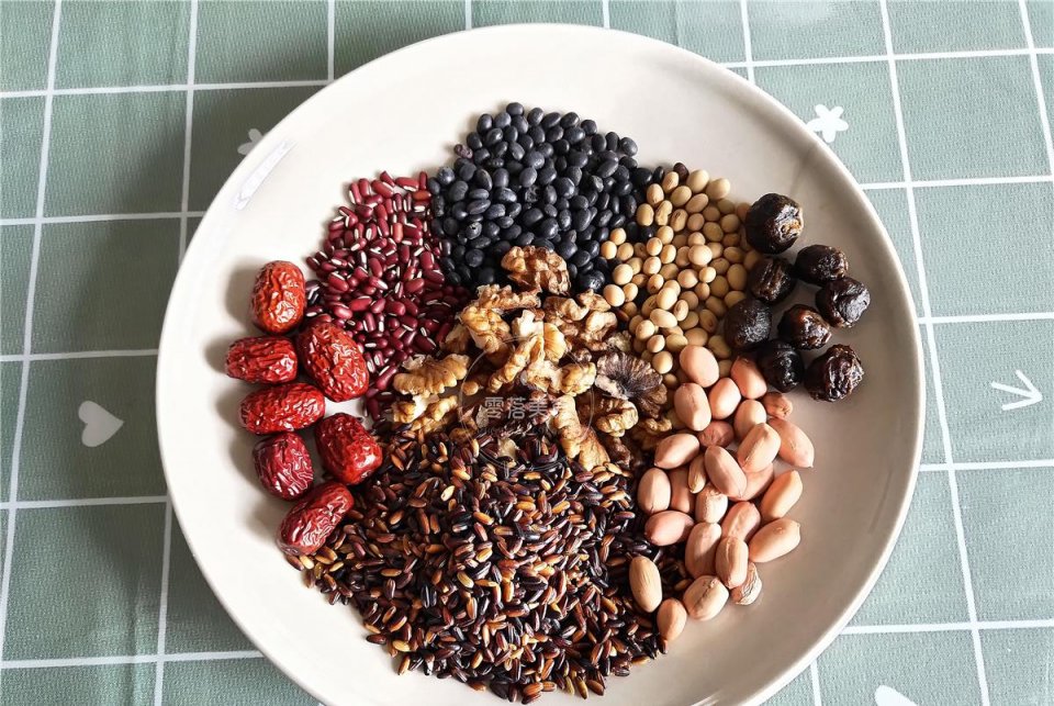 天冷别喝白米粥，我家这么煮粥，软糯营养，补肾养发，特别好！ 鹿血片 第3张