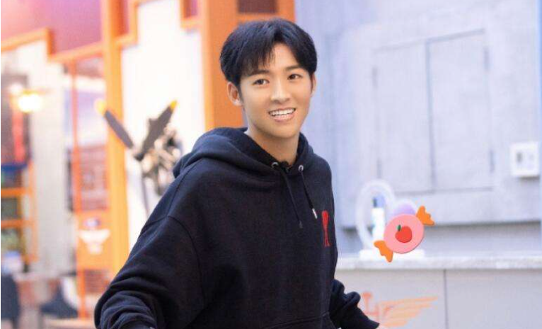 《追光吧哥哥》定下三位禁演哥哥，丁泽仁破音，还有两个你想不到 鹿血片 第7张