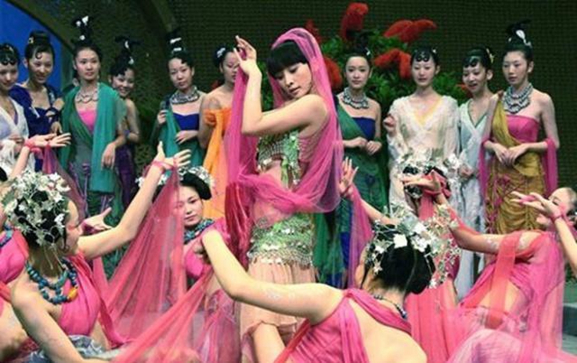 九年前的《画壁》真正的美女如云，郑爽闫妮柳岩，统统都在演配角 鹿血片 第5张