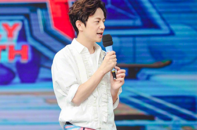 著名“金口哨”演奏大师，批《快本》收礼一事，何炅等人冤不冤？ 鹿血片 第9张