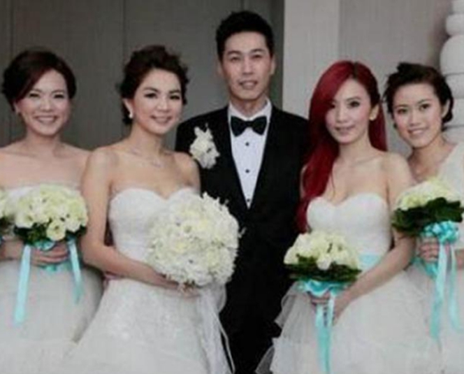 明星们的尴尬照片，范爷你这是遇到啥事了，竟然能这么的开心 鹿血片 第2张