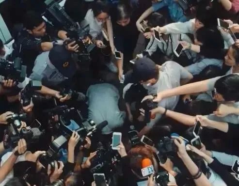 驾车冲撞人群致5死13伤,无差别杀人有多可怕? 鹿血片 第5张 驾车冲撞人群致5死13伤,无差别杀人有多可怕? 鹿血片 第5张